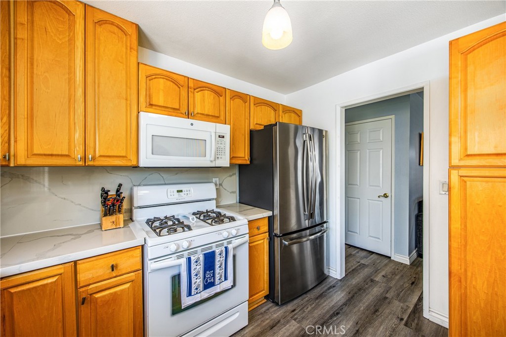 3916 New Haven Drive Riverside, CA 92505 - Photo 15 of 33