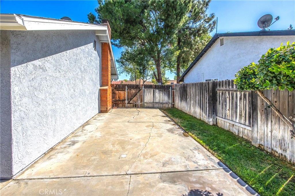 3916 New Haven Drive Riverside, CA 92505 - Photo 30 of 33