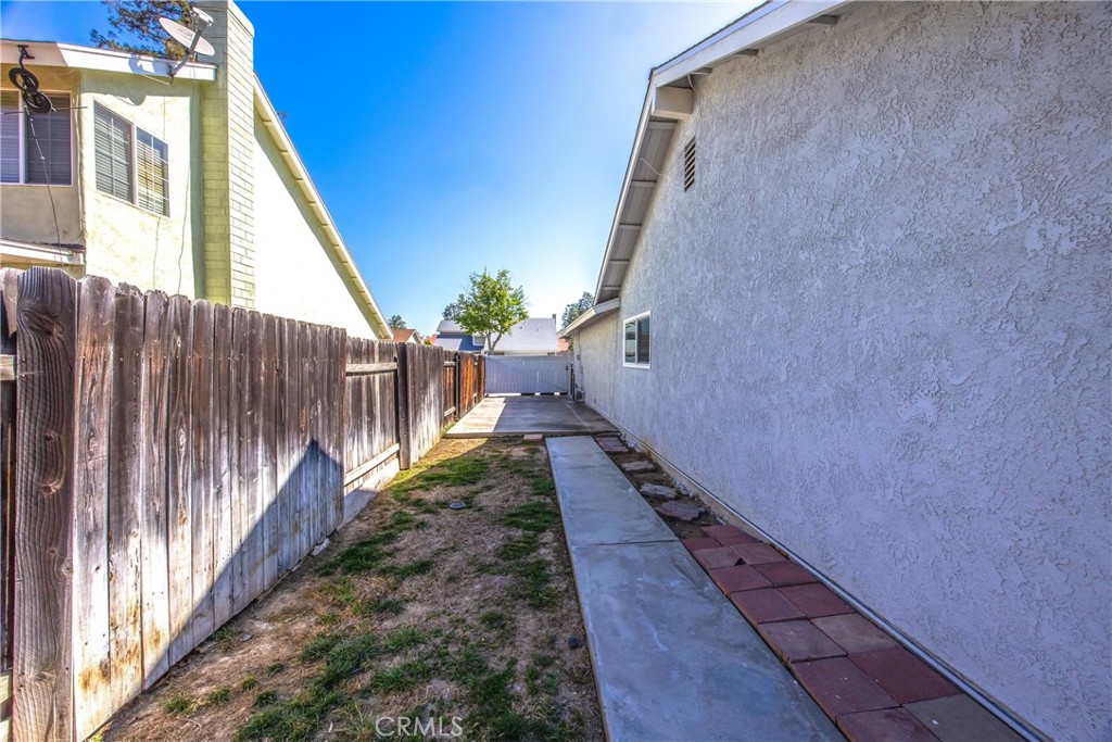 3916 New Haven Drive Riverside, CA 92505 - Photo 32 of 33