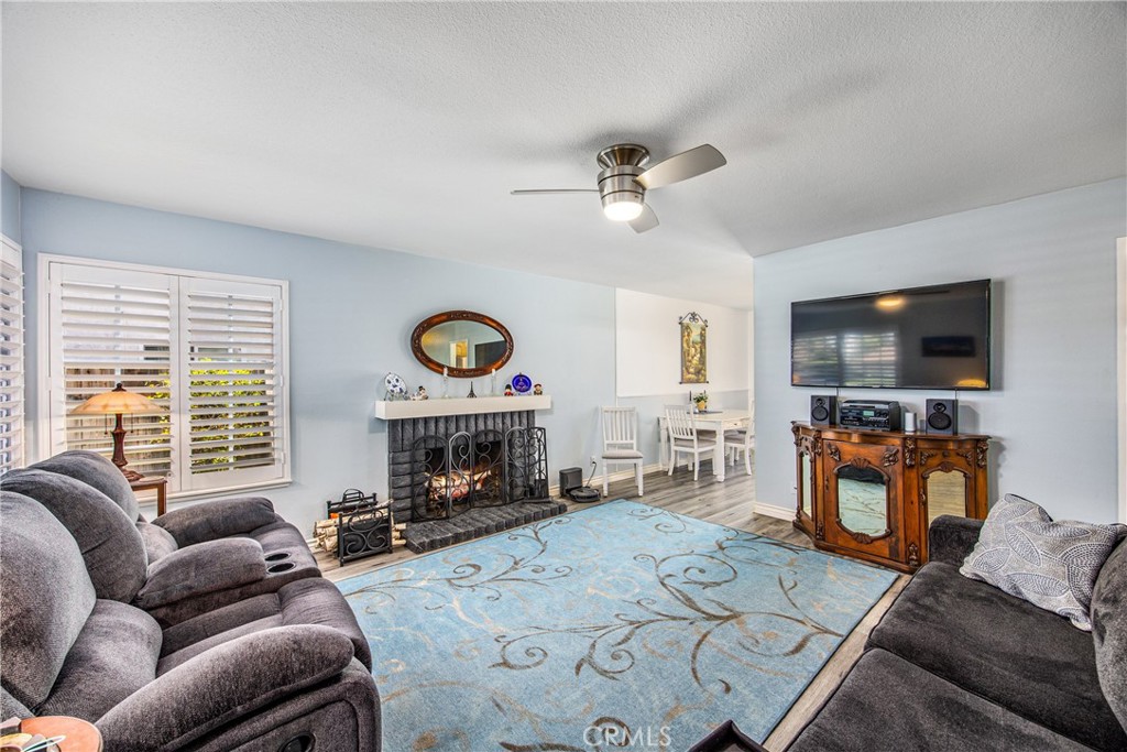 3916 New Haven Drive Riverside, CA 92505 - Photo 7 of 33