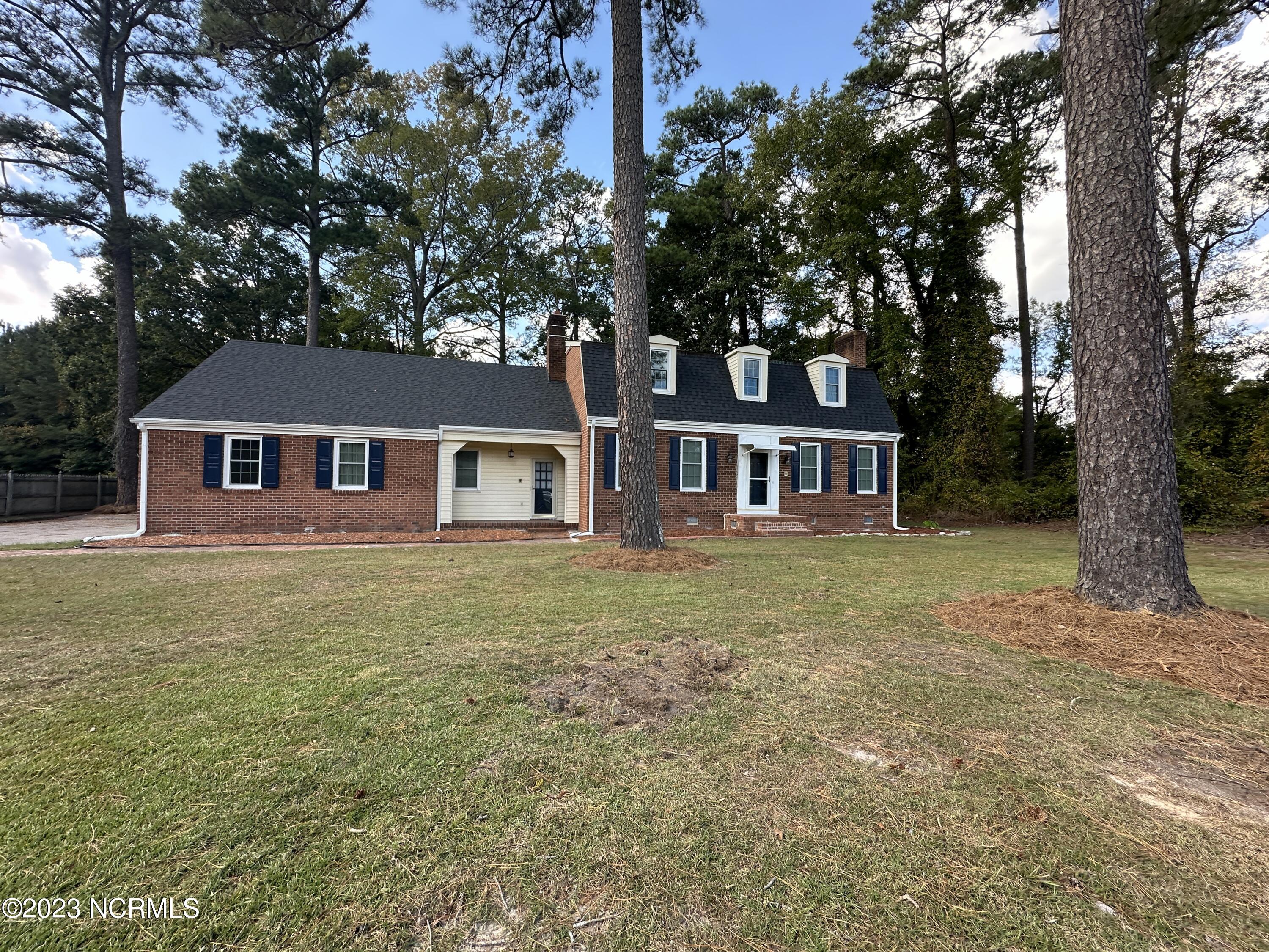 1906 Hardee Road Kinston, NC 28504 - Photo 2 of 36 IMG_2759