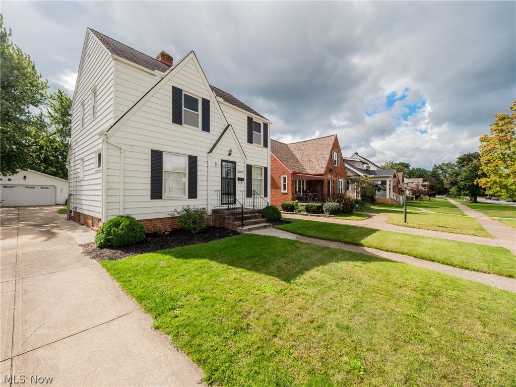 6707 Ackley Road Parma, OH 44129 - Photo 2 of 35
