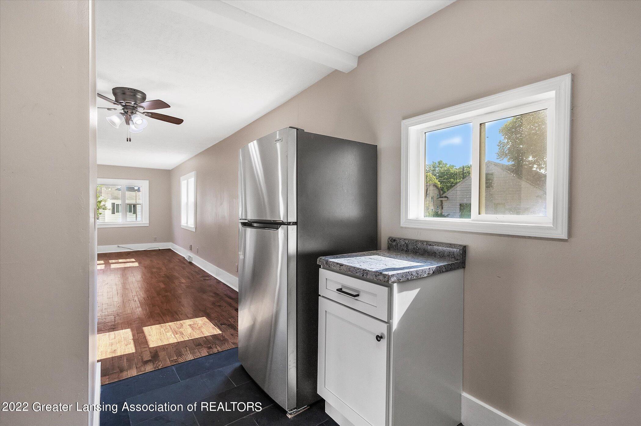 16-700-Riley-St-WindowStill-Real-Estate-