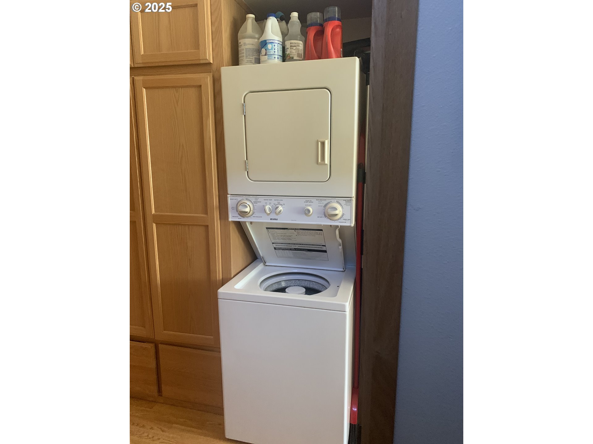 19921 Whaleshead Road, Unit B2 Brookings, OR 97415 - Photo 11 of 41 a utility room with dryer and washer