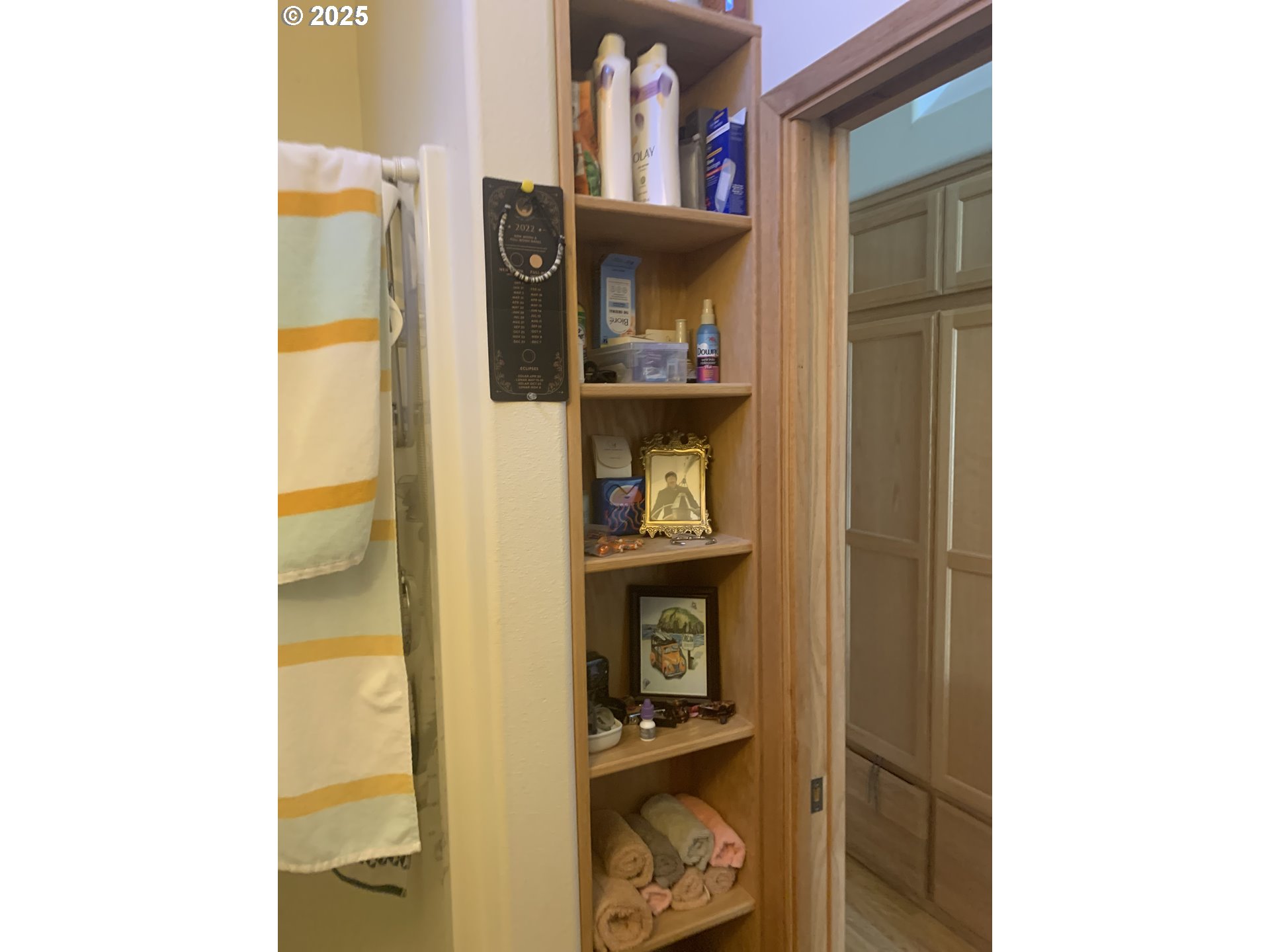 19921 Whaleshead Road, Unit B2 Brookings, OR 97415 - Photo 16 of 41 a bathroom with a sink and a mirror