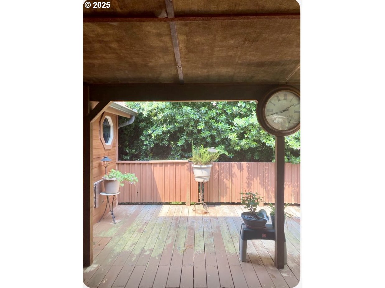 19921 Whaleshead Road, Unit B2 Brookings, OR 97415 - Photo 28 of 41 a view of entryway with wooden floor