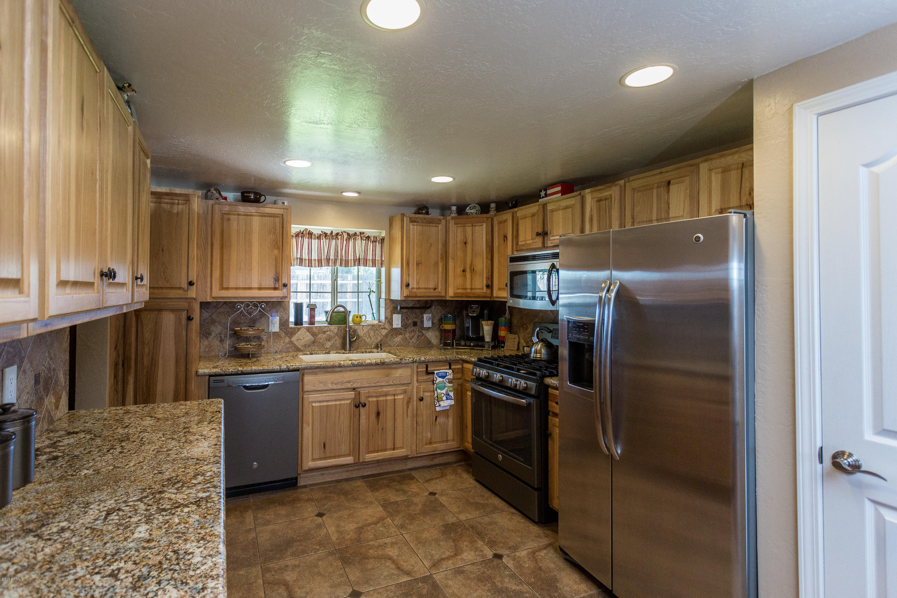 4665 North Meixner Road Prescott Valley, AZ 86314 - Photo 5 of 20 006_Kitchen