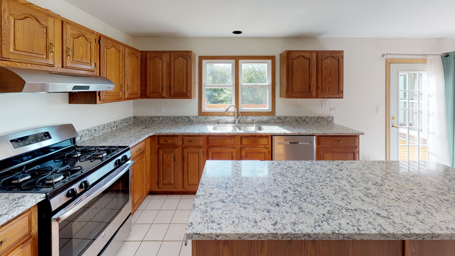 1111 Willoby Lane Elgin, IL 60120 - Photo 14 of 35