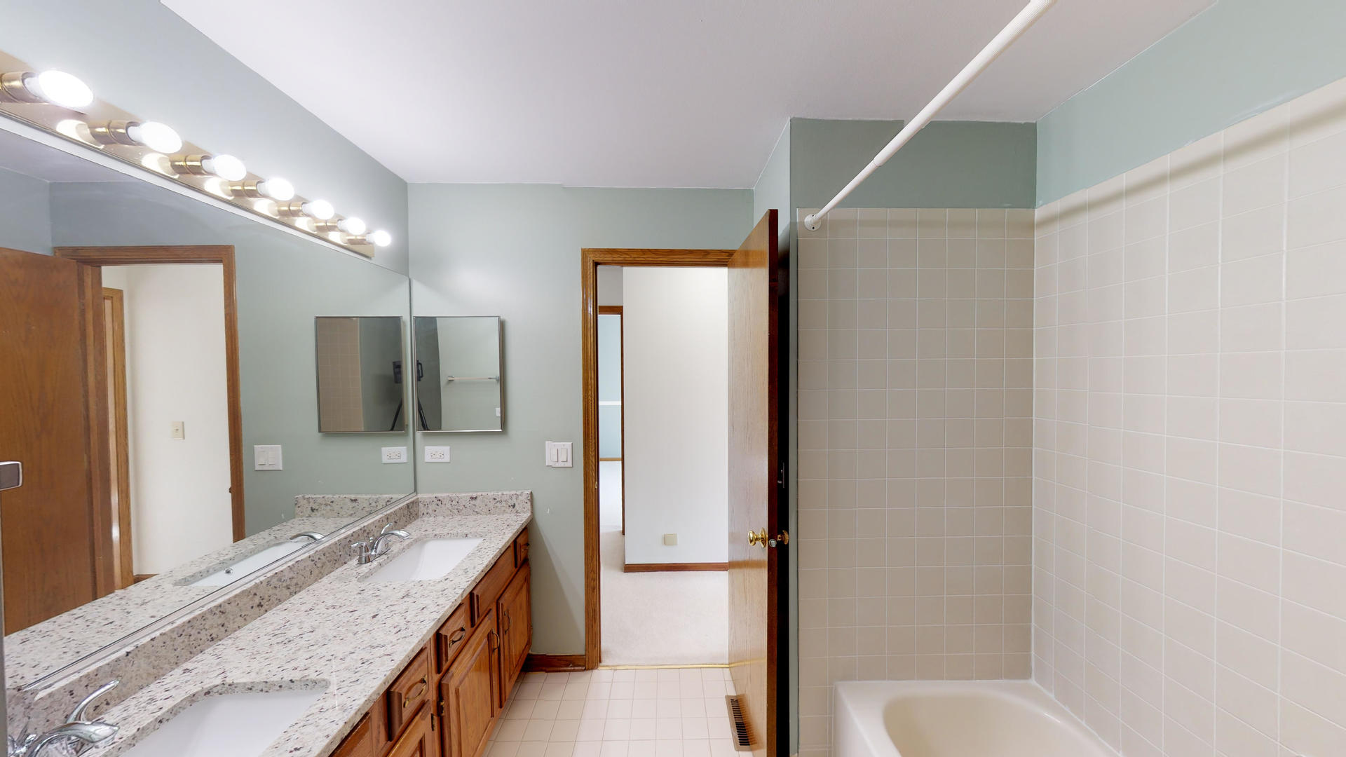 1111 Willoby Lane Elgin, IL 60120 - Photo 23 of 35
