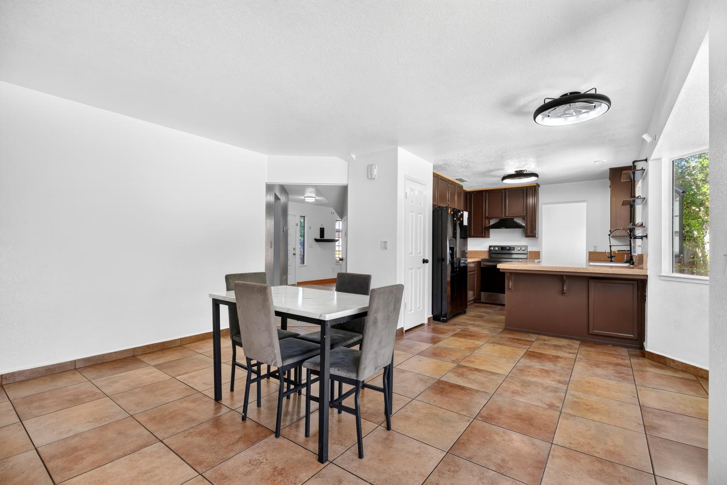 2501 Merle Avenue Modesto, CA 95355 - Photo 13 of 40