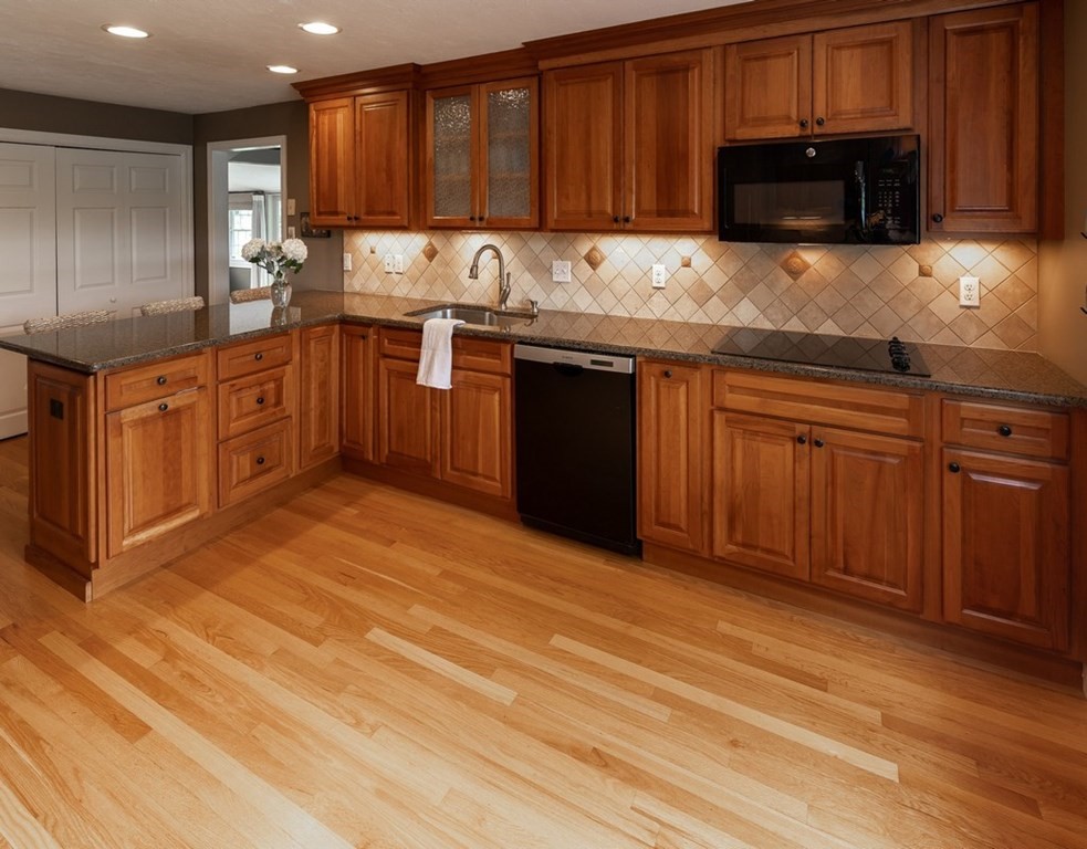 14 Spring Road Westborough, MA 01581 - Photo 9 of 42 Gallery Image 9