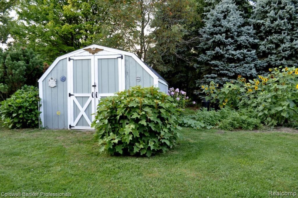 13247 Lone Tree Road Hartland, MI 48353 - Photo 55 of 70 _DSC0432.jpg