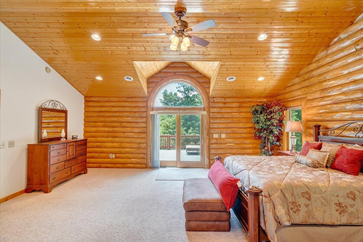 461 Sunset Bay Road Gretna, VA 24557 - Photo 21 of 74 21-MIB09456