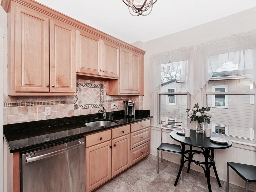 15 Warwick Road, Unit 2 Belmont, MA 02478 - Photo 6 of 22 Gallery Image 6