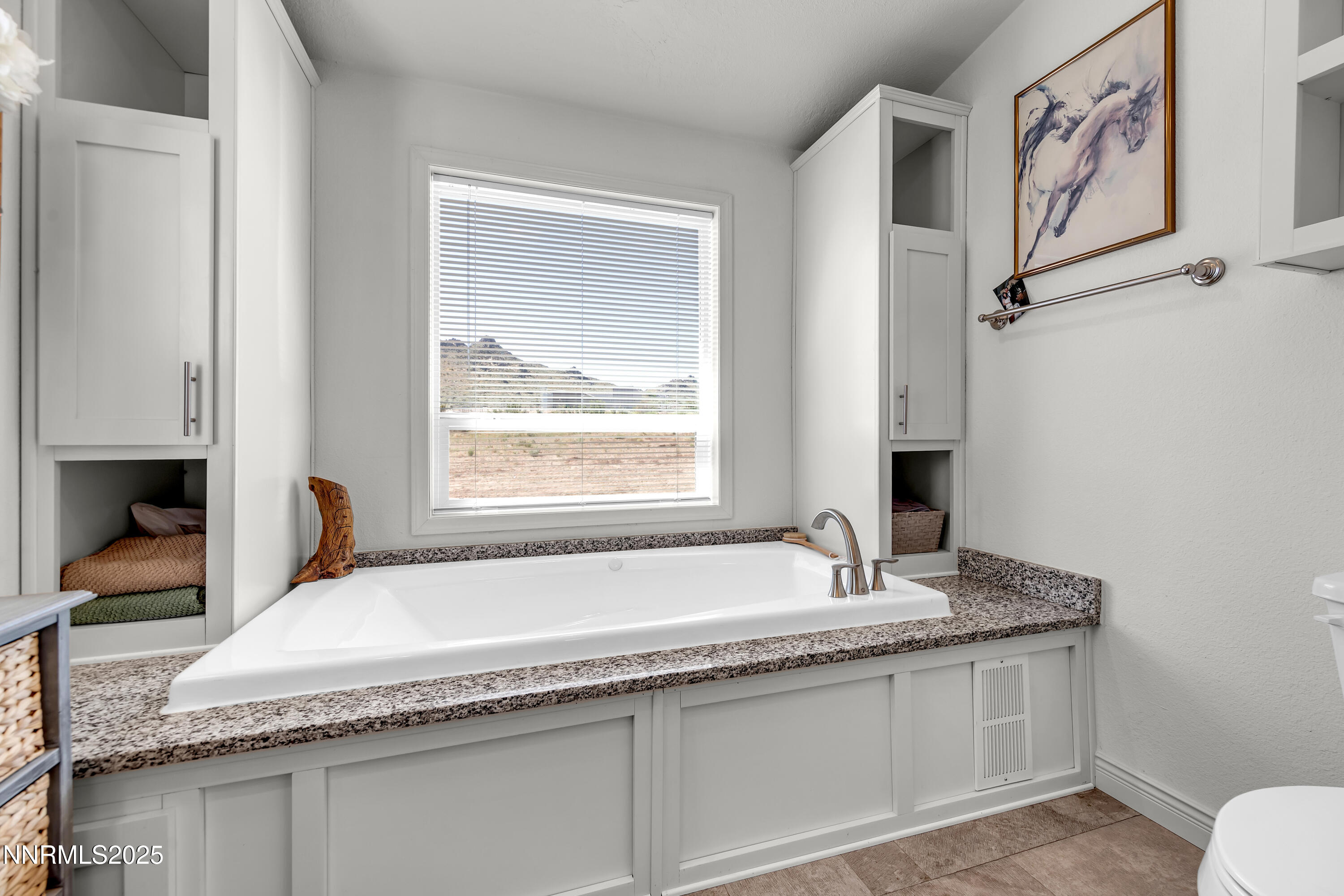 105 Arabian Way Reno, NV 89508 - Photo 18 of 37 Primary Bathroom