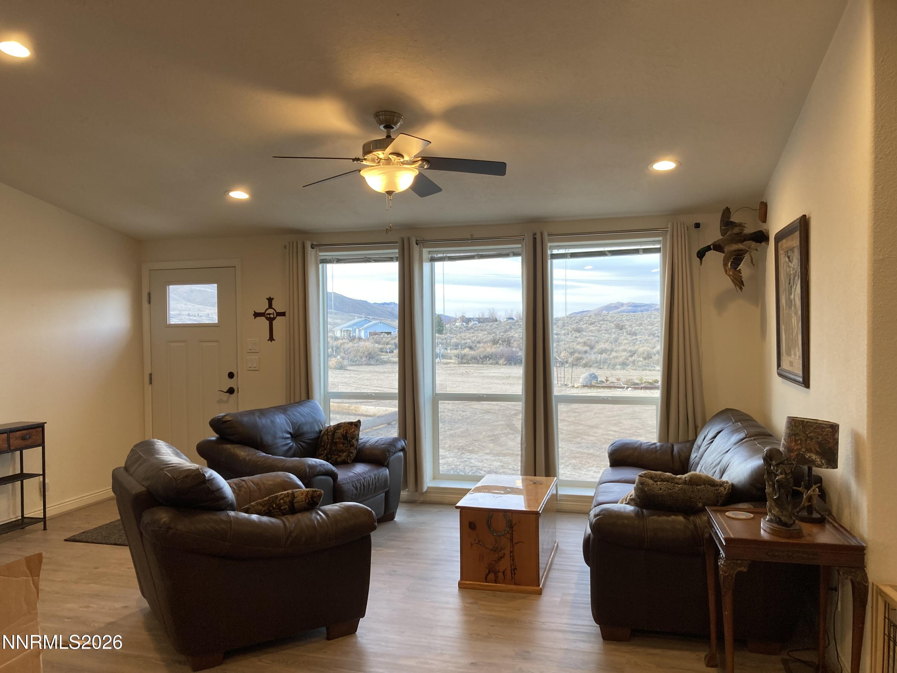 105 Arabian Way Reno, NV 89508 - Photo 5 of 37 Living Room