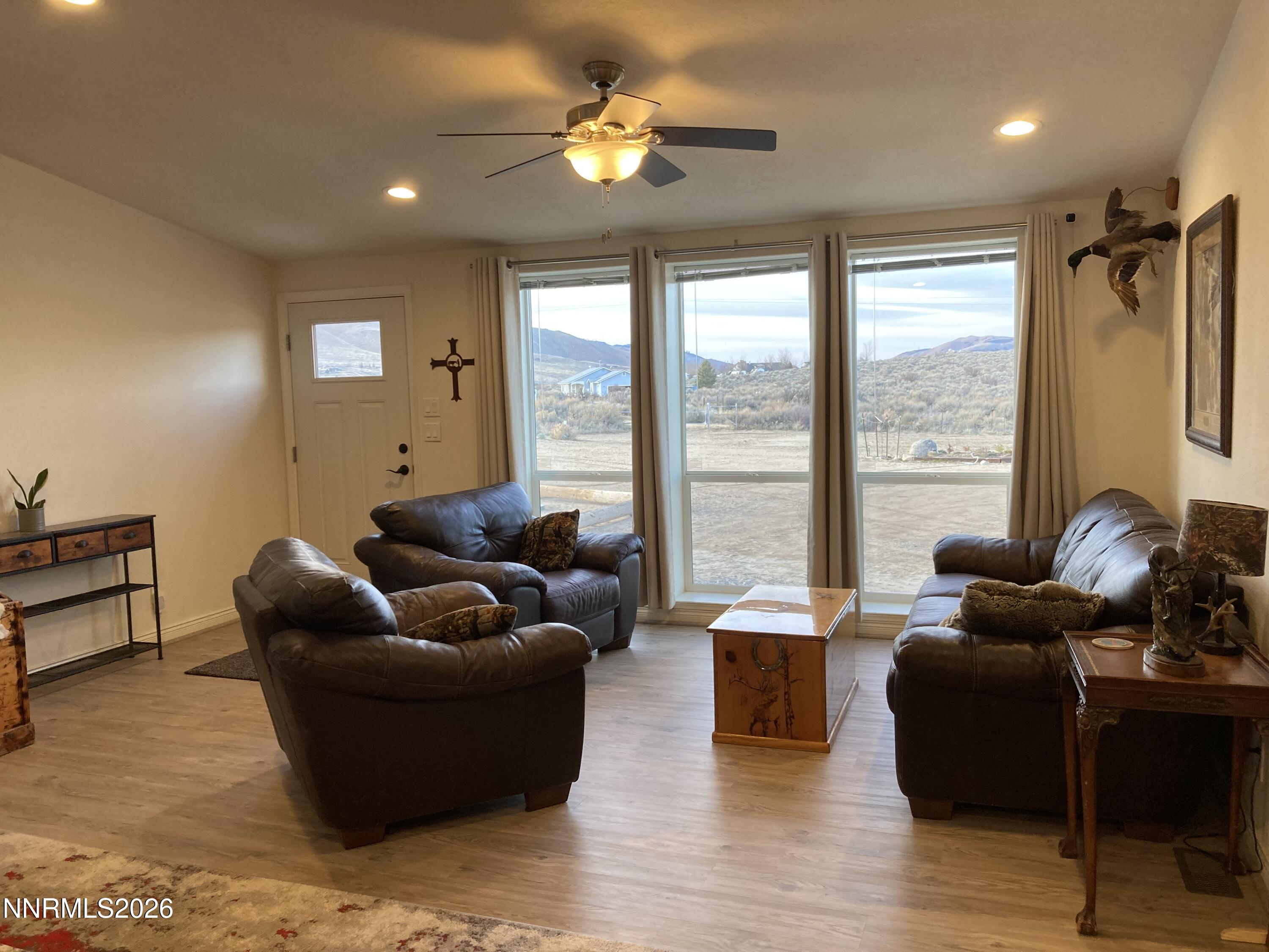 105 Arabian Way Reno, NV 89508 - Photo 6 of 37 Living Room