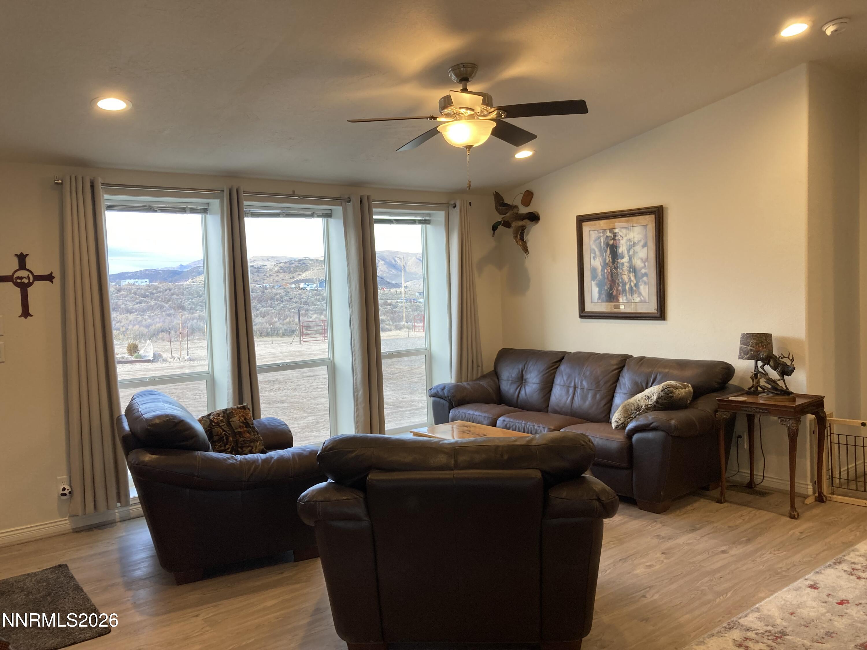 105 Arabian Way Reno, NV 89508 - Photo 7 of 37 Living Room