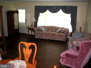 3255 Oak Road Huntingdon Valley, PA 19006 - Photo 2 of 5 Gallery Image 2