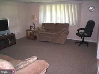 3255 Oak Road Huntingdon Valley, PA 19006 - Photo 4 of 5 Gallery Image 4