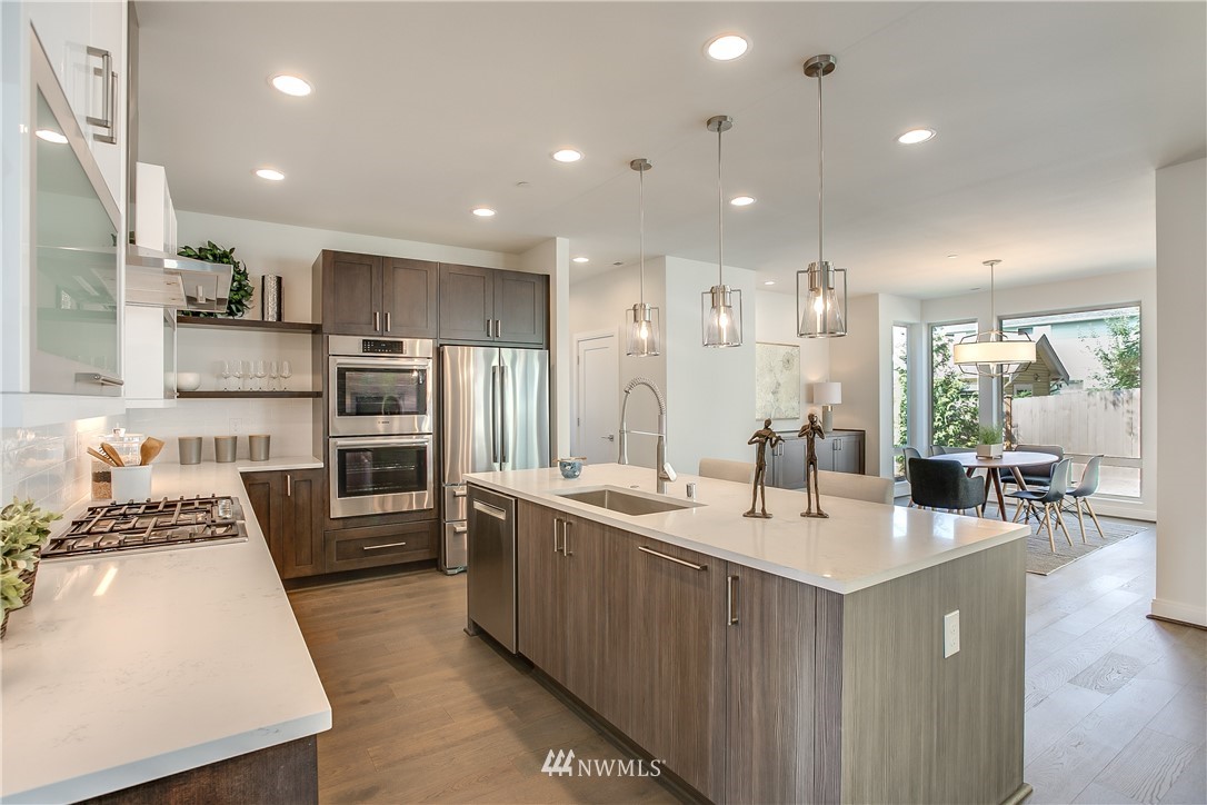 1808 Northeast 13th Street Renton, WA 98056 - Photo 3 of 25