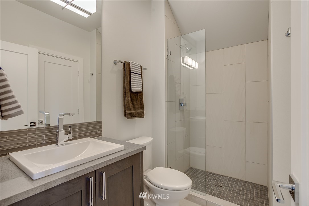 1808 Northeast 13th Street Renton, WA 98056 - Photo 23 of 25