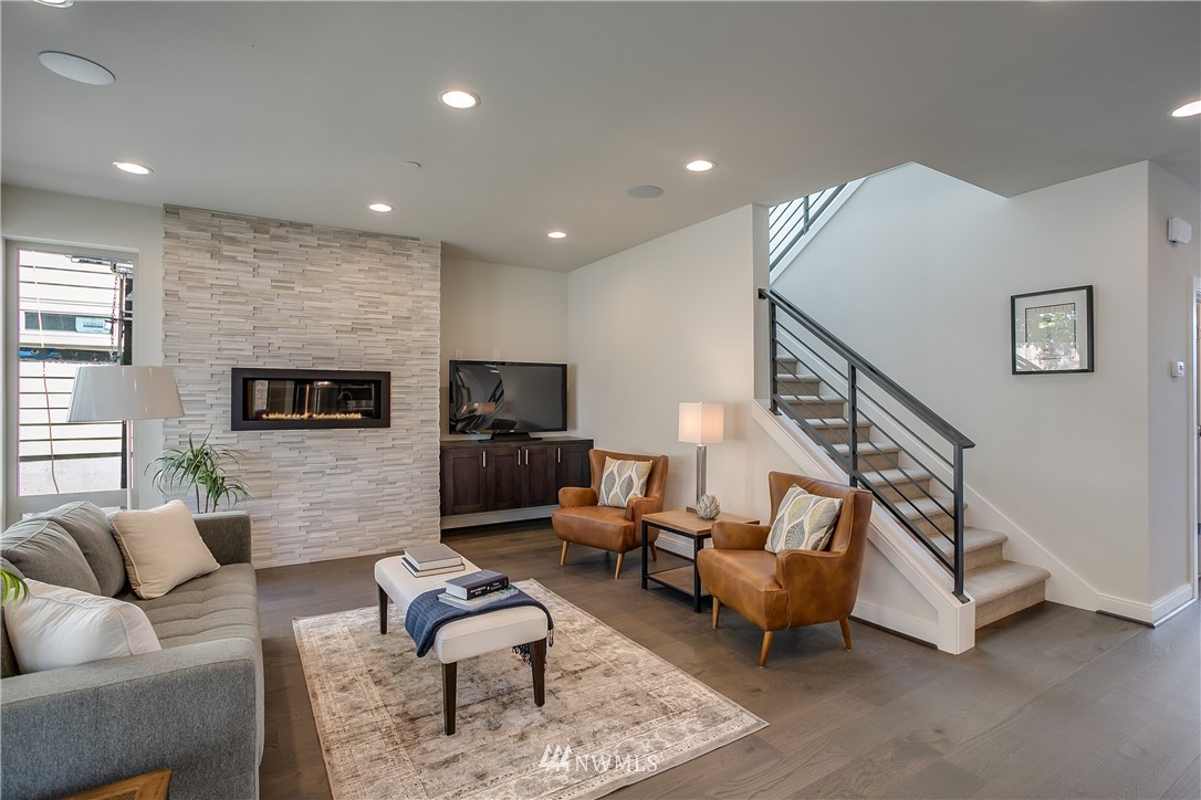 1808 Northeast 13th Street Renton, WA 98056 - Photo 4 of 25