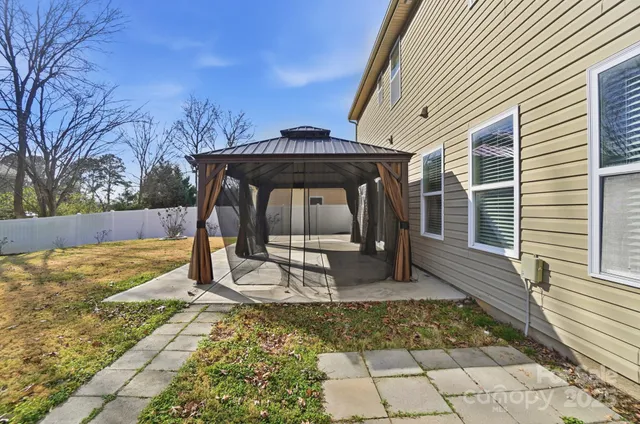 a view of a backyard with a sink