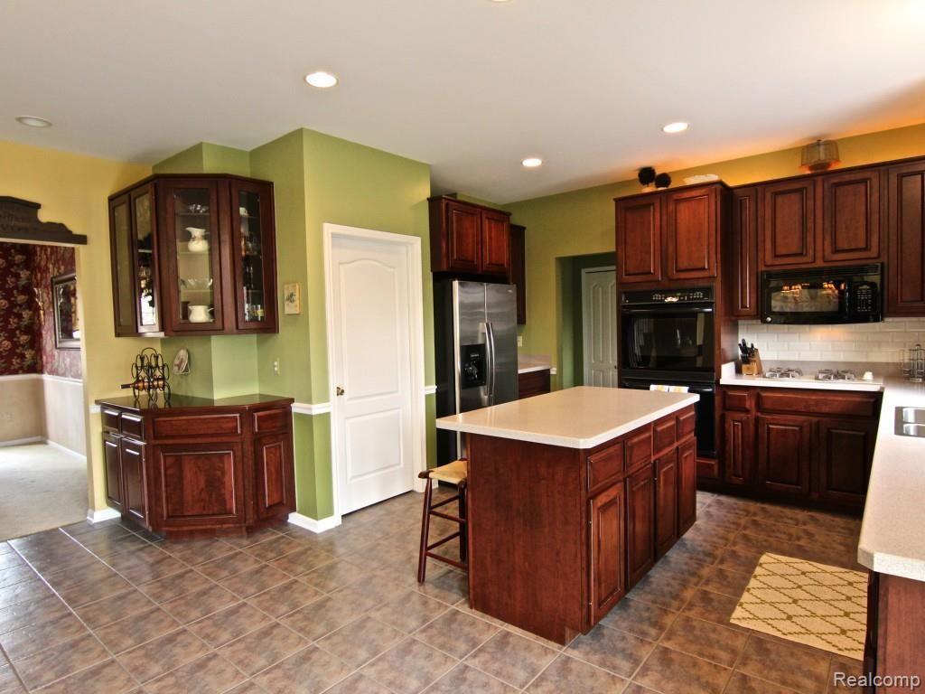 430 Wedington Court Rochester, MI 48307 - Photo 18 of 76 IMG_1117.jpg