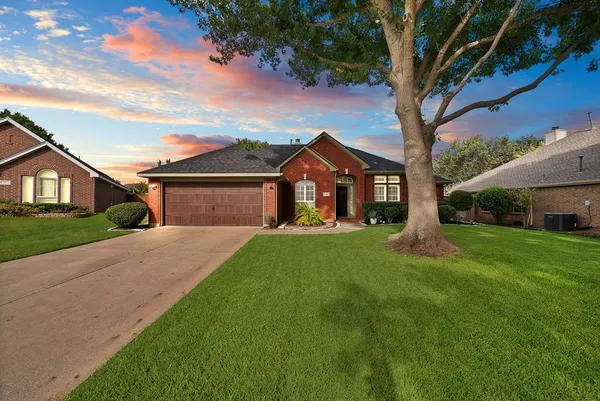 $365,000 | 4 Dobree Court, Mansfield, TX 76063