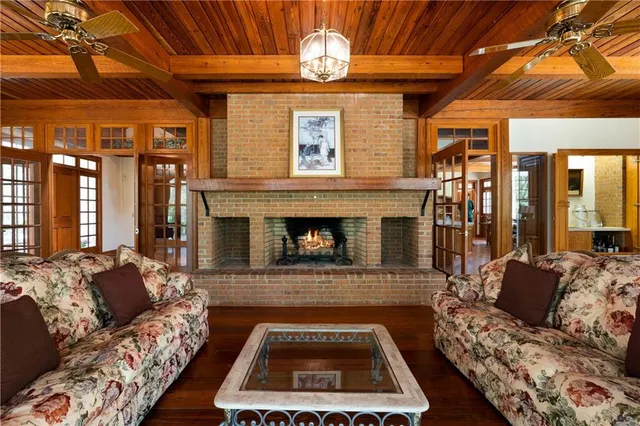 a view of a living room