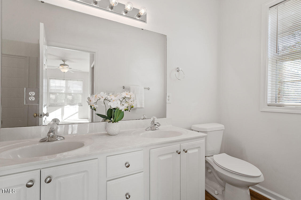 2739 Andover Glen Road Raleigh, NC 27604 - Photo 21 of 29 Primary Bathroom