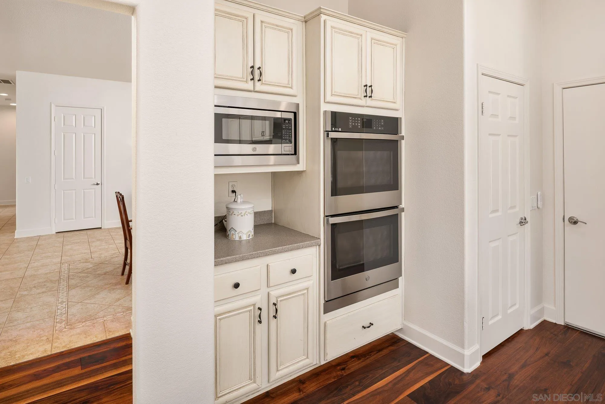 424 Sky Mesa Road Alpine, CA 91901 - Photo 30 of 75 a kitchen with stainless steel appliances granite countertop a refrigerator and a stove