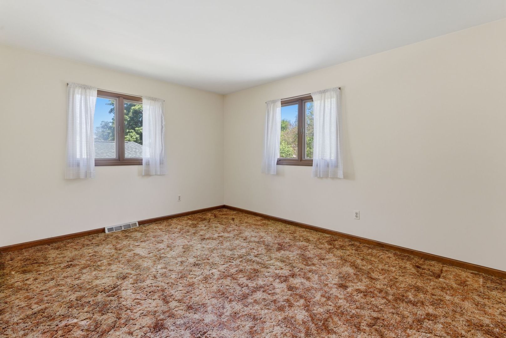 1356 Fifth Street Montgomery, IL 60538 - Photo 16 of 32 a view of an empty room with window