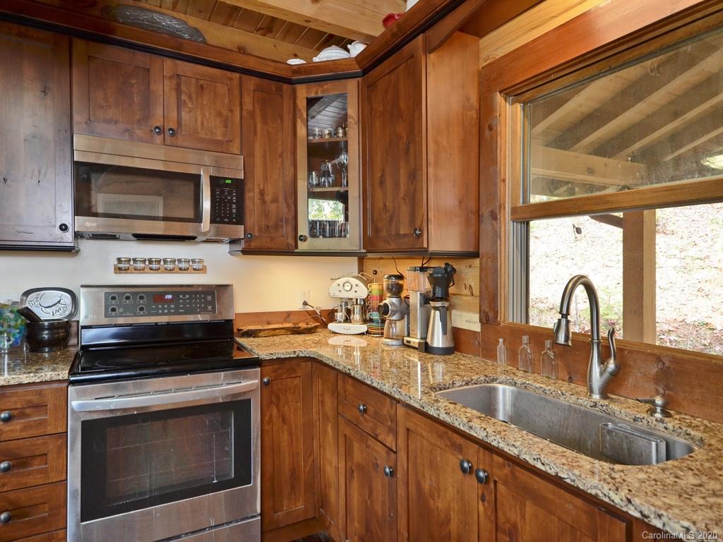281 Grouse Road Clyde, NC 28721 - Photo 9 of 43
