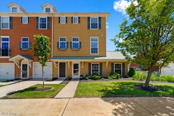 $375,000 | 16 Grandview Drive, Rocky River, OH 44116