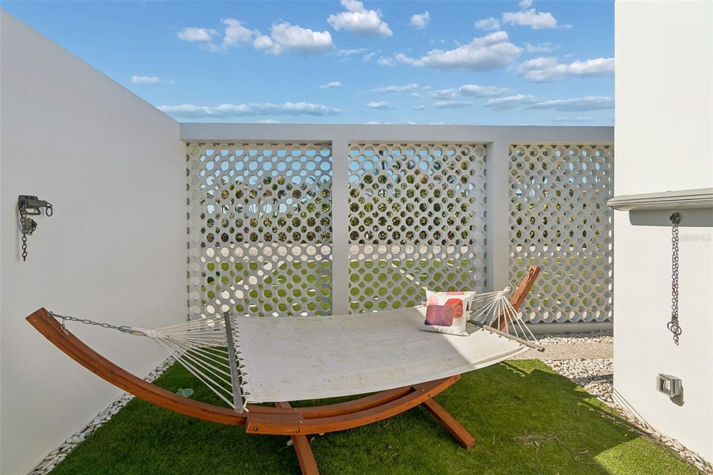 7647 Sanderling Road Sarasota, FL 34242 - Photo 26 of 70