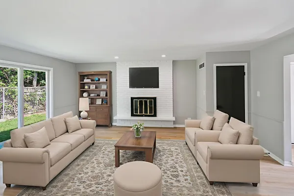 $297,700 | 823 Bradoc Street, Chicago Heights, IL 60411