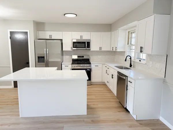 $297,700 | 823 Bradoc Street, Chicago Heights, IL 60411