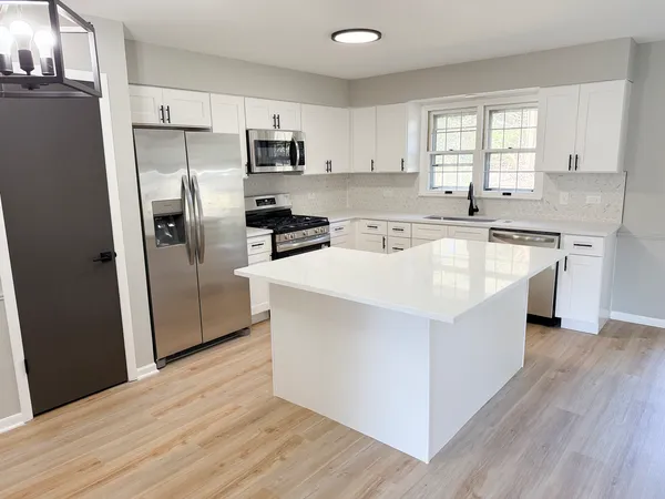 $297,700 | 823 Bradoc Street, Chicago Heights, IL 60411
