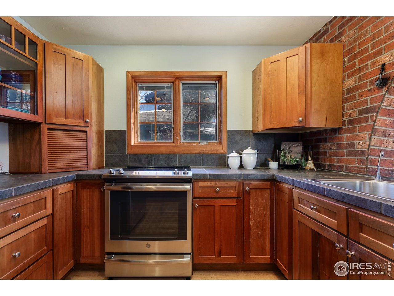 6142 Old Brompton Road Boulder, CO 80301 - Photo 11 of 30 Cozy kitchen