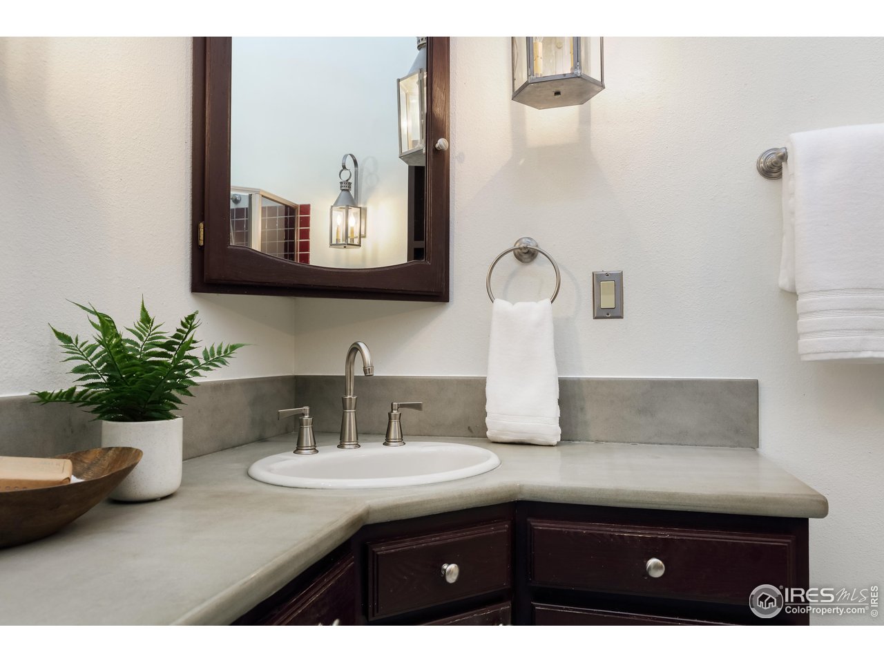 6142 Old Brompton Road Boulder, CO 80301 - Photo 23 of 30 Primary bathroom