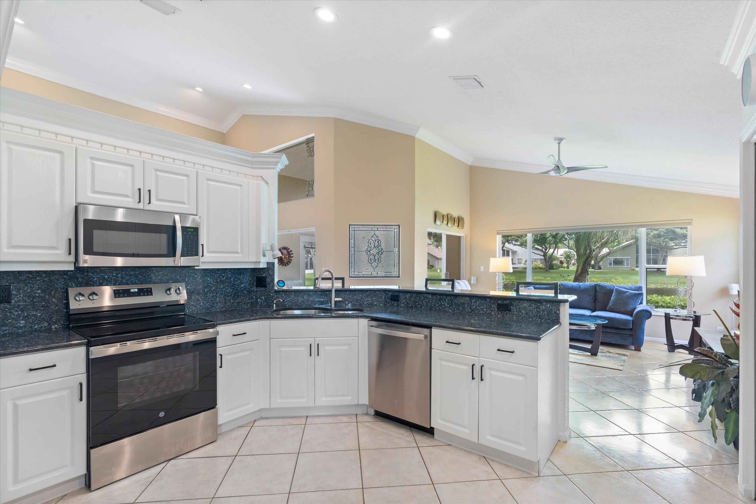 6929 Grenelefe Road Boynton Beach, FL 33437 - Photo 12 of 34 09-6929 Grenelefe Road Boynton Beach, FL