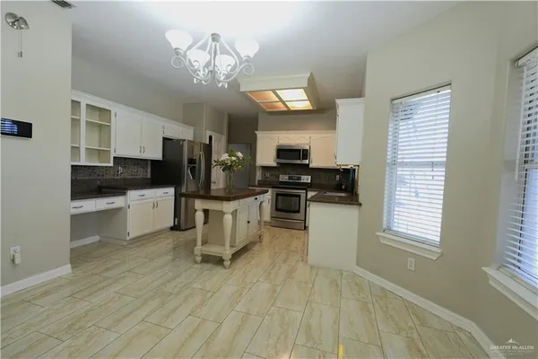 $2,350 | 8210 North 23rd Lane, McAllen, TX 78504
