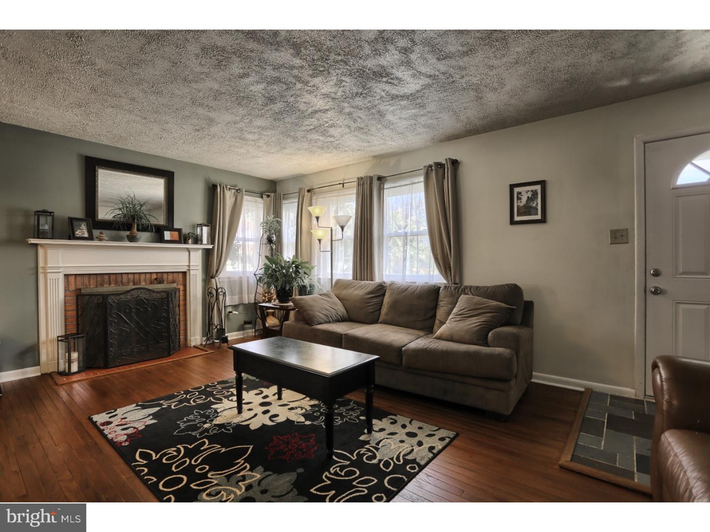 3013 Curtis Road Reading, PA 19608 - Photo 3 of 25