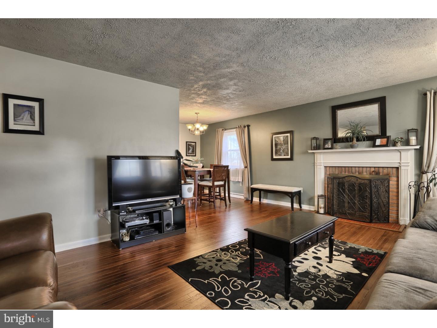 3013 Curtis Road Reading, PA 19608 - Photo 4 of 25