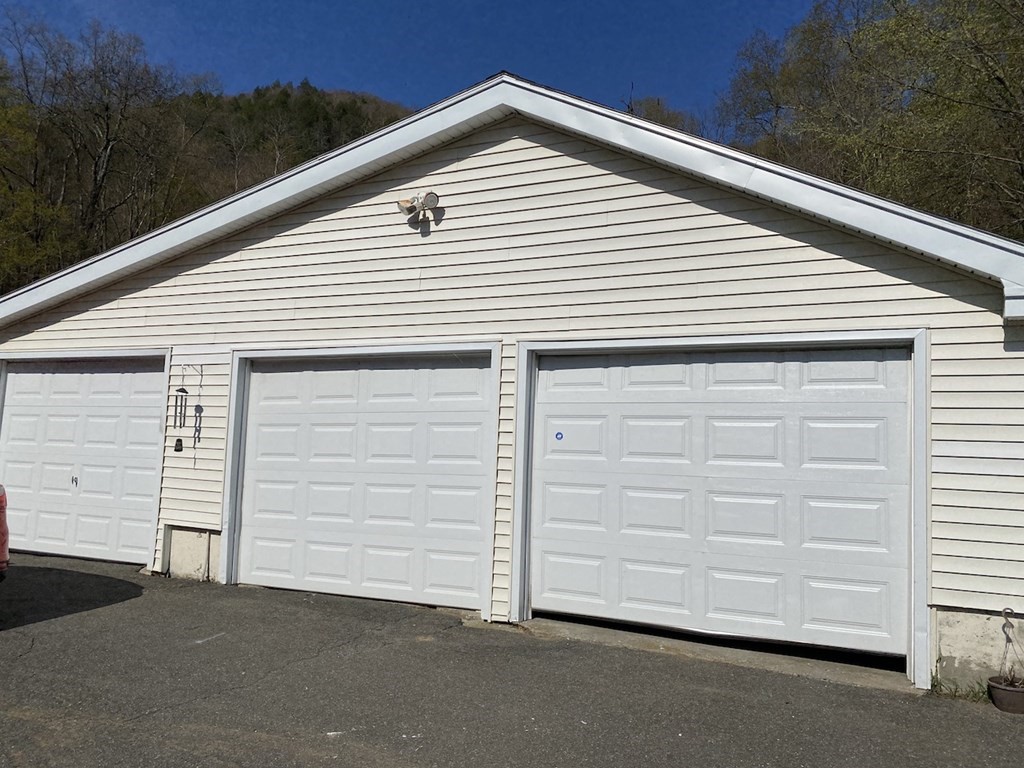 1107 Huntington Road Russell, MA 01071 - Photo 2 of 33