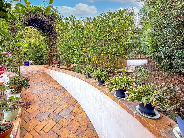 $13,995 | 15452 Varden Street, Sherman Oaks, CA 91403