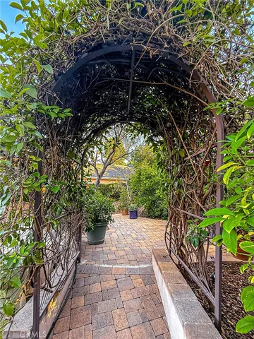 $13,995 | 15452 Varden Street, Sherman Oaks, CA 91403