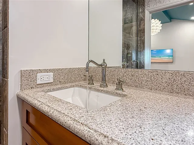 $13,995 | 15452 Varden Street, Sherman Oaks, CA 91403